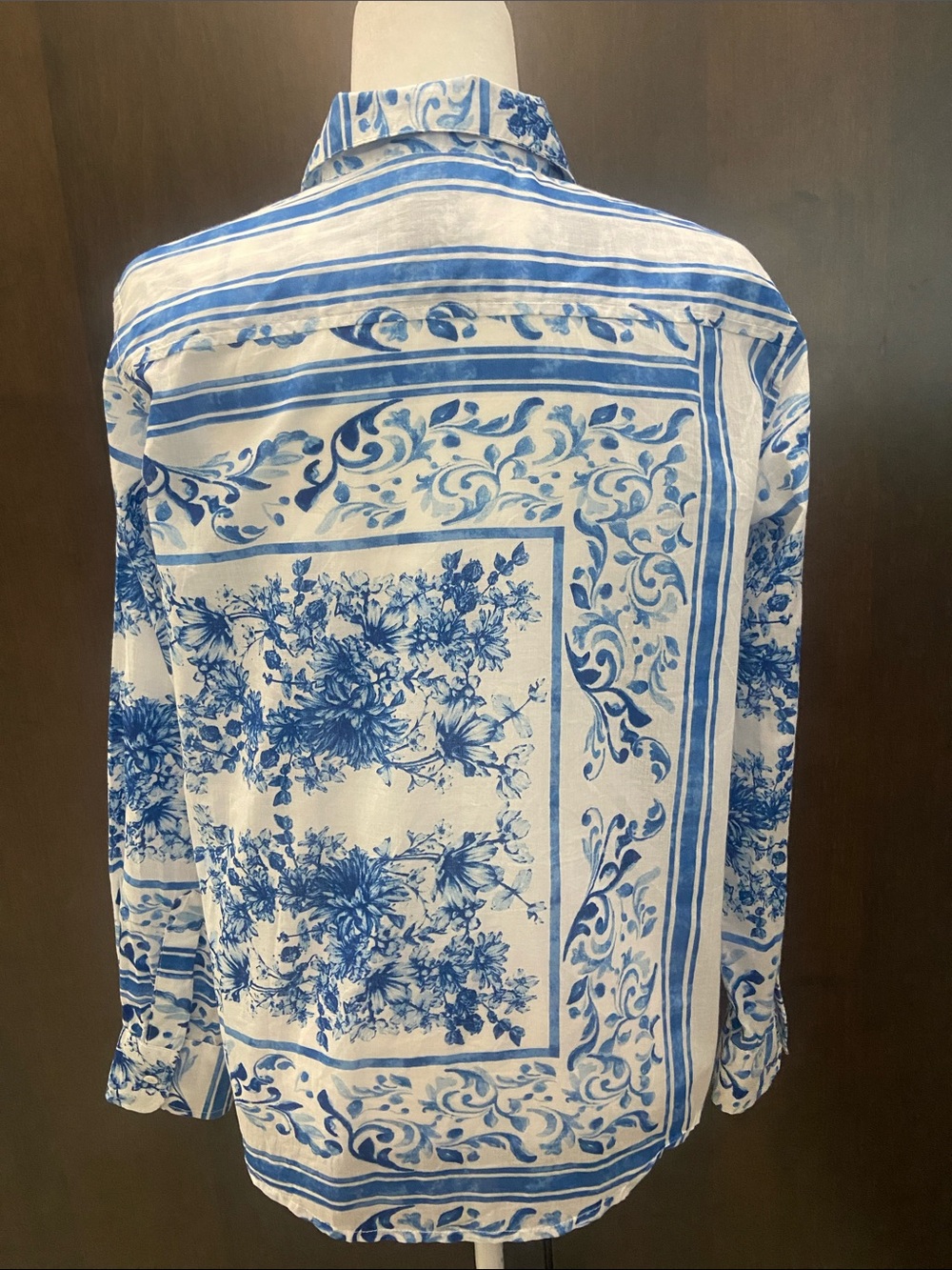 Calypso St. Barth White and Blue Floral Button-Down Shirt, size S - Picture 8 of 15